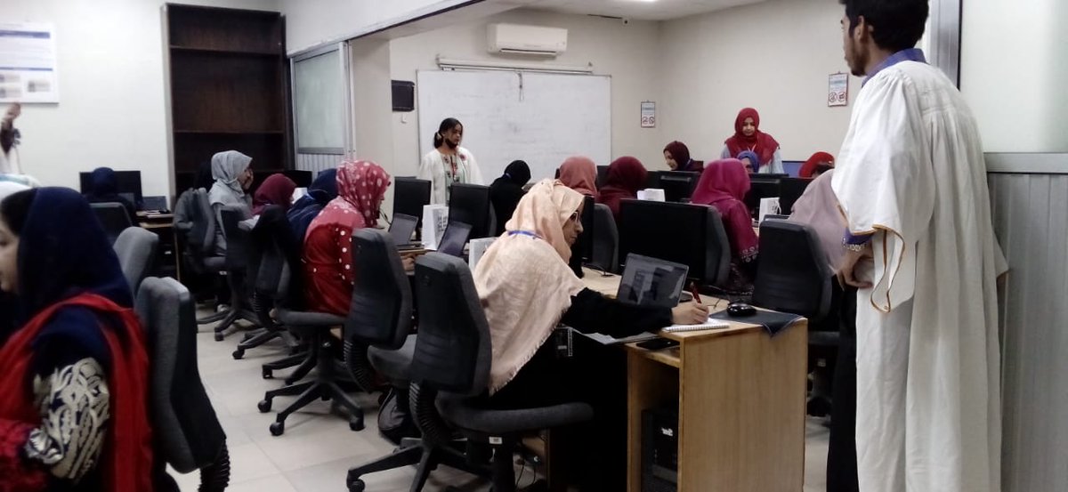 FaizaYousuf's tweet photo. And our @CodeGirlsKhi Tech Fest 2022 is in full swing!
#WomenInTechPK
@shamimrajani @Hasnainwalji https://t.co/5uy4QAcABk