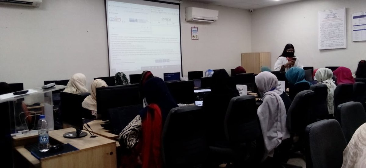 FaizaYousuf's tweet photo. And our @CodeGirlsKhi Tech Fest 2022 is in full swing!
#WomenInTechPK
@shamimrajani @Hasnainwalji https://t.co/5uy4QAcABk
