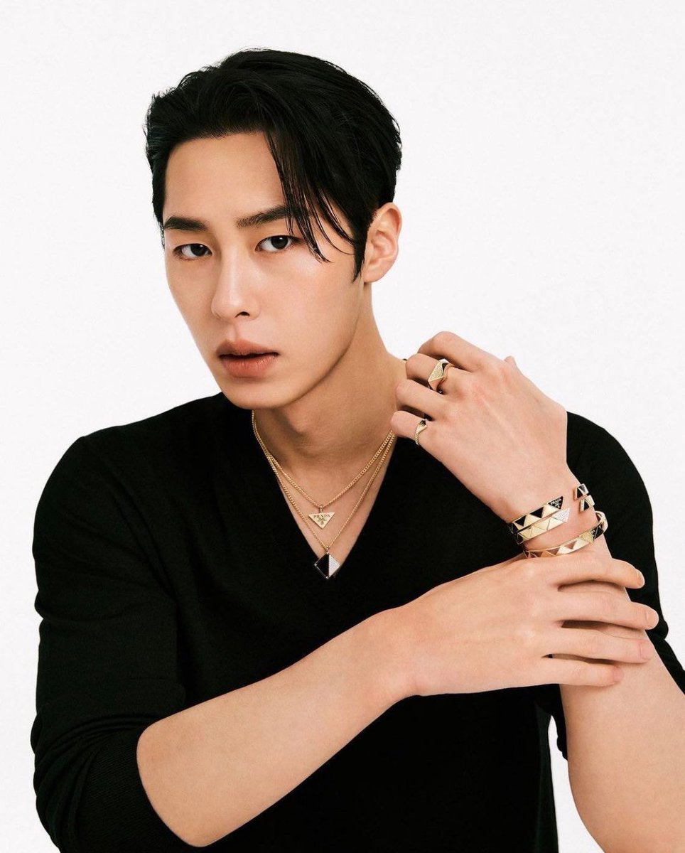 새삥 챌린지 같다 
나는 새삥 ..