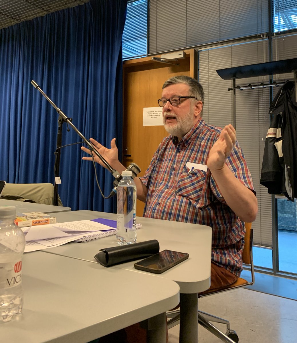 Sanaristikot ovat Suomen suositumpia harrastuksia. Nyt pääset tutustumaan niiden taustoihin. Asiantuntijana kunniaylisanaseppo Antti Skyttä. Hän kertoo, miten laatijat harhauttavat ratkojia, jotta syntyisi ahaa-elämys plää-reaktion sijasta. open.spotify.com/show/2KcelTmaw…