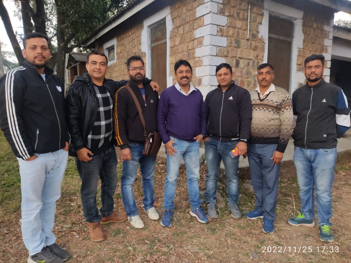 PankajP88100029's tweet photo. जीवन में एक अपना है सपना, जिसको मुझे पूरा है करना,
जिंदगी में एक लक्ष्य बनाया, जिसके लिए दिन रात एक है करना।
#ConstitutionalRightOPS
@narendramodi
@myogiadityanath
@ANI
@ravishndtv
@Aamitabh2
@vijaykbandhu
@Nee2manhas https://t.co/Mn01jXWToS