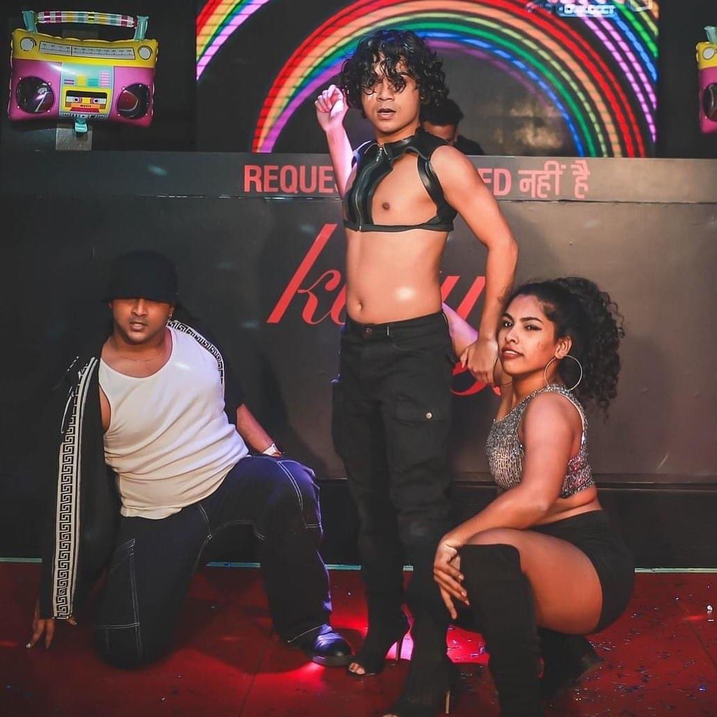 kiangupta's tweet photo. The not soo holy trinity….. Hahaha, Woops. 👀😈💁🏻‍♂️🤷🏻‍♂️#Oops #Familia @Slfdes2093 &amp; YASSH!❤️ https://t.co/gYMOHtjRJk