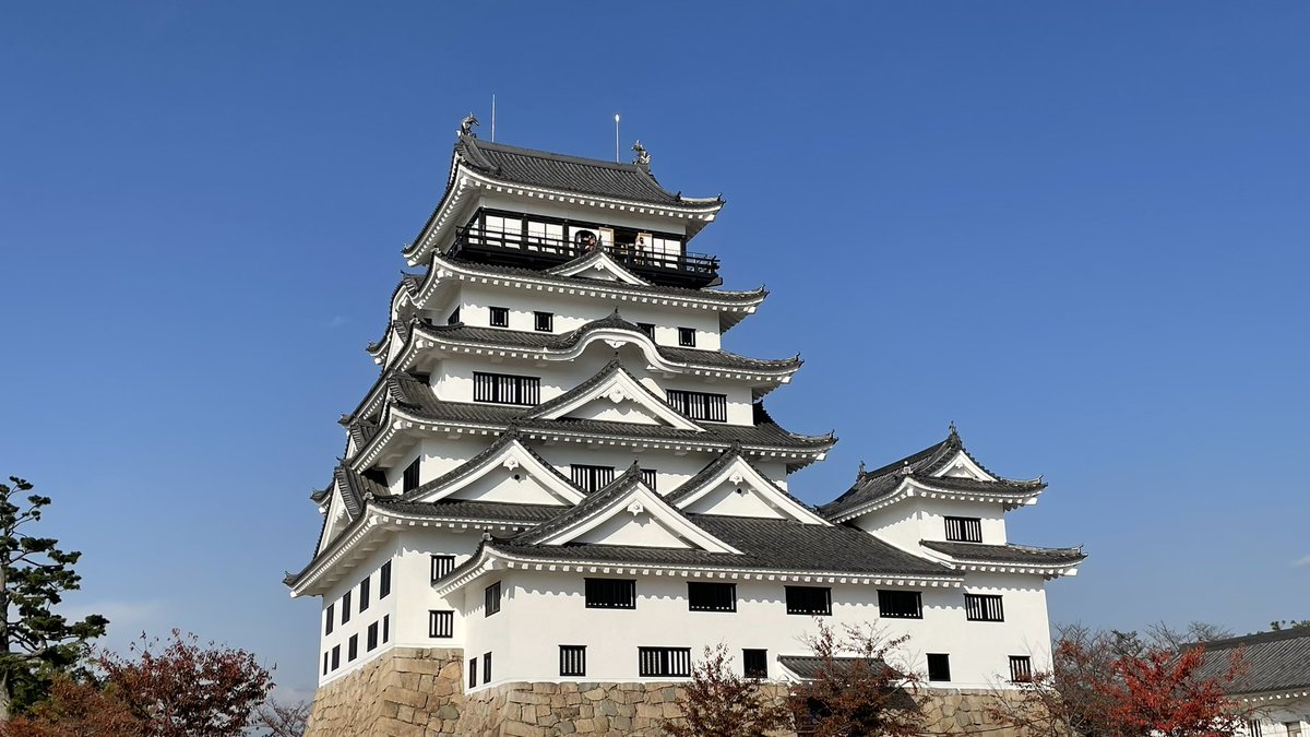 BlueSR400's tweet image. ＃ピクミンブルーム
嫁の野暮用に付き合って広島県福山市をブラブラ‼︎

月曜からの新デコに備えて花びらとエキスを温存する為には花植えはせず歩くだけ😆

コンプリートした為  残ってたローソンの苗を6個だけ引っこ抜いたった😆😆