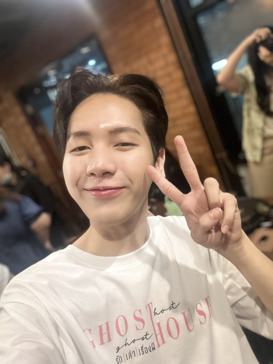 jingjingjjeab's tweet photo. น่าร้ากกก เจอกันครั้งแรก คุยเก่งทั้งคู่ เป็นกันเองสุดๆ รอติดตามผลงานต่อๆไป อยู่นะค้าบบบ ขอบคุณ @lovely_rath ผู้สนับสนุนงานนี้ที่ทำให้เราได้มาเจอกานนน ไว้มีงานเจอกันใหม่นะงับ✌🏻✌🏻❤️#gg_chavanvit #brook_smth #BrookGuide #GhostHostGhostHouse https://t.co/63YyGUtiZp