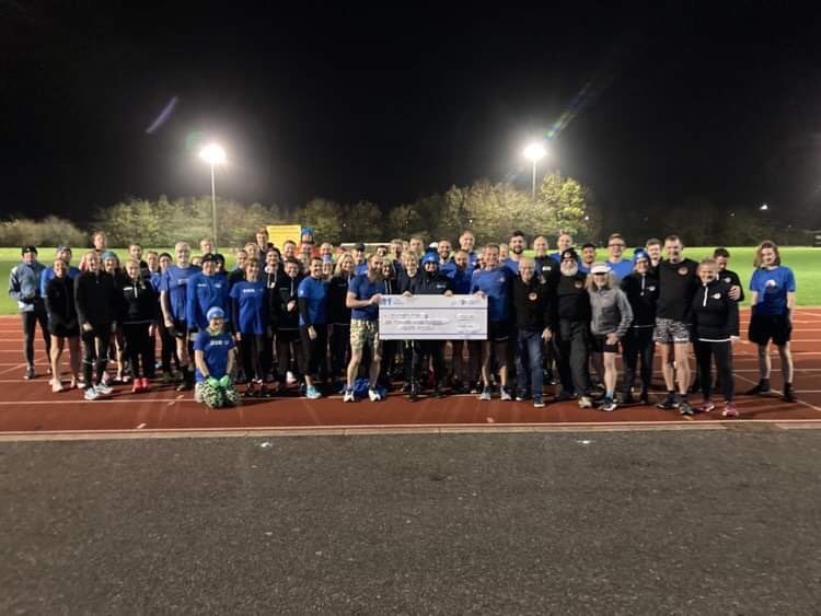finishlinefund's tweet photo. On Wednesday evening we were with the runners from @LoSS_running as they presented their charity cheques arising from their recent 10k race to  @HavensHospices &amp; @TrustLinksLtd. We provided LoSS a grant to cover medical facilities at the event 👏👏👏 https://t.co/5U13cCuDyf