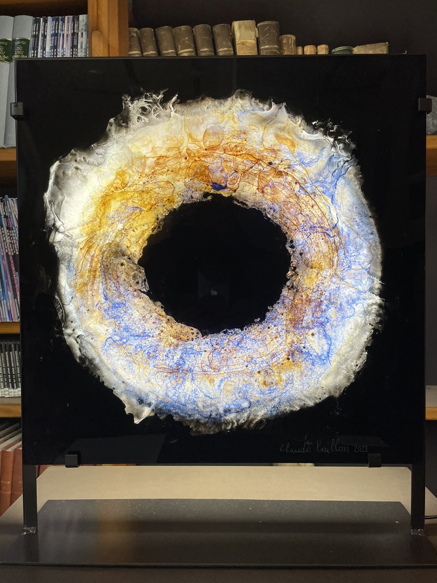 Dernier jour de l'exposition de 30 artistes verriers à l’IPGP 1 rue Jussieu Paris entrée gratuite 
Pièce de Claude Baillon #InternationalYearofGlass #iyog2022 #yearofglass #glass #glasslovers #verre #cristal #savoirfaire #GlassyAge #anneeduverre #ipgp