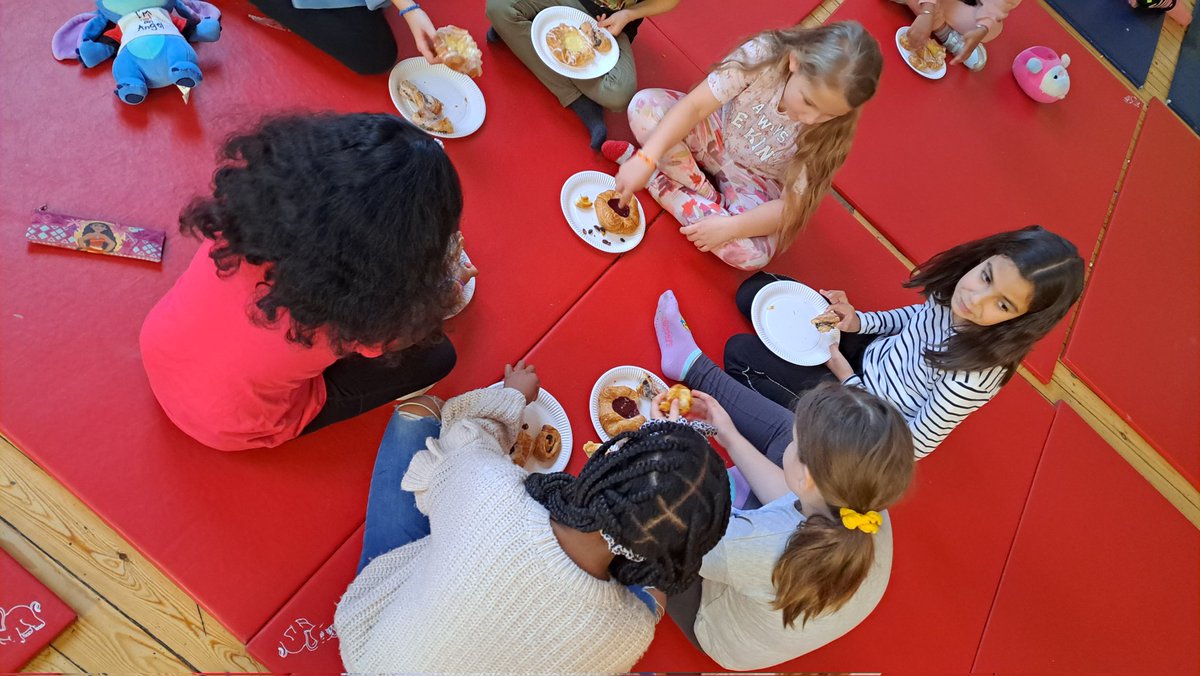 HamiltonAcadY4's tweet photo. Something to eat before we carry on with the film from last night! The morning shift of staff have arrived to  help out now too! #Y4Sleepover2022 https://t.co/D0K23IX9GY