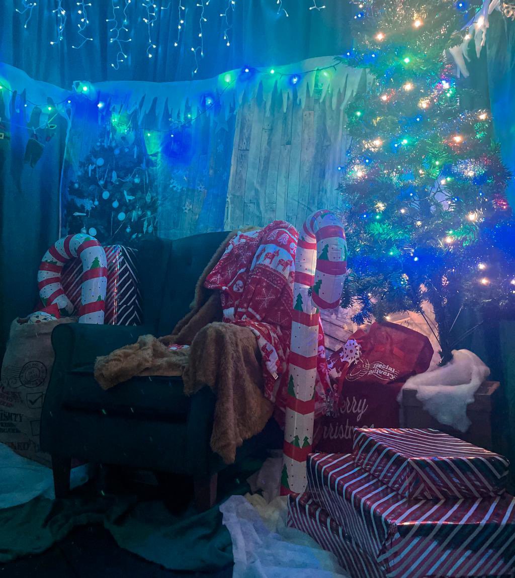 Who is coming to see Father Christmas on Sunday in our lovely Grotto?!!!
We cannot wait to welcome you all to the OLBE Christmas Fair. 
Our elves have been hard at work getting everything ready.
See you all at school on Sunday 1pm - 4pm.