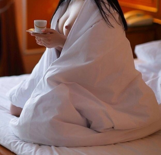 dodena66's tweet photo. #Buongiorno #Buonsabato 
#26novembre 
Sono ancora malaticcia, la febbre è passata, dovrò stare a letto un'altra giornata...ma al mio caffè non rinuncio ☕💋 https://t.co/sLnXWm9fwV