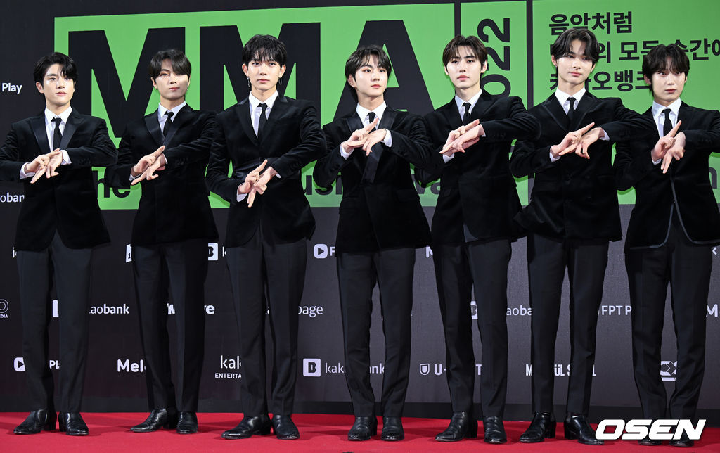 enhypenupdates's tweet photo. [PHOTO] 221126

ENHYPEN at the 2022 Melon Music Awards Red Carpet | K-media Photo (1)

@ENHYPEN_members @ENHYPEN #ENHYPEN #엔하이픈 https://t.co/ZdDsmri9Eh