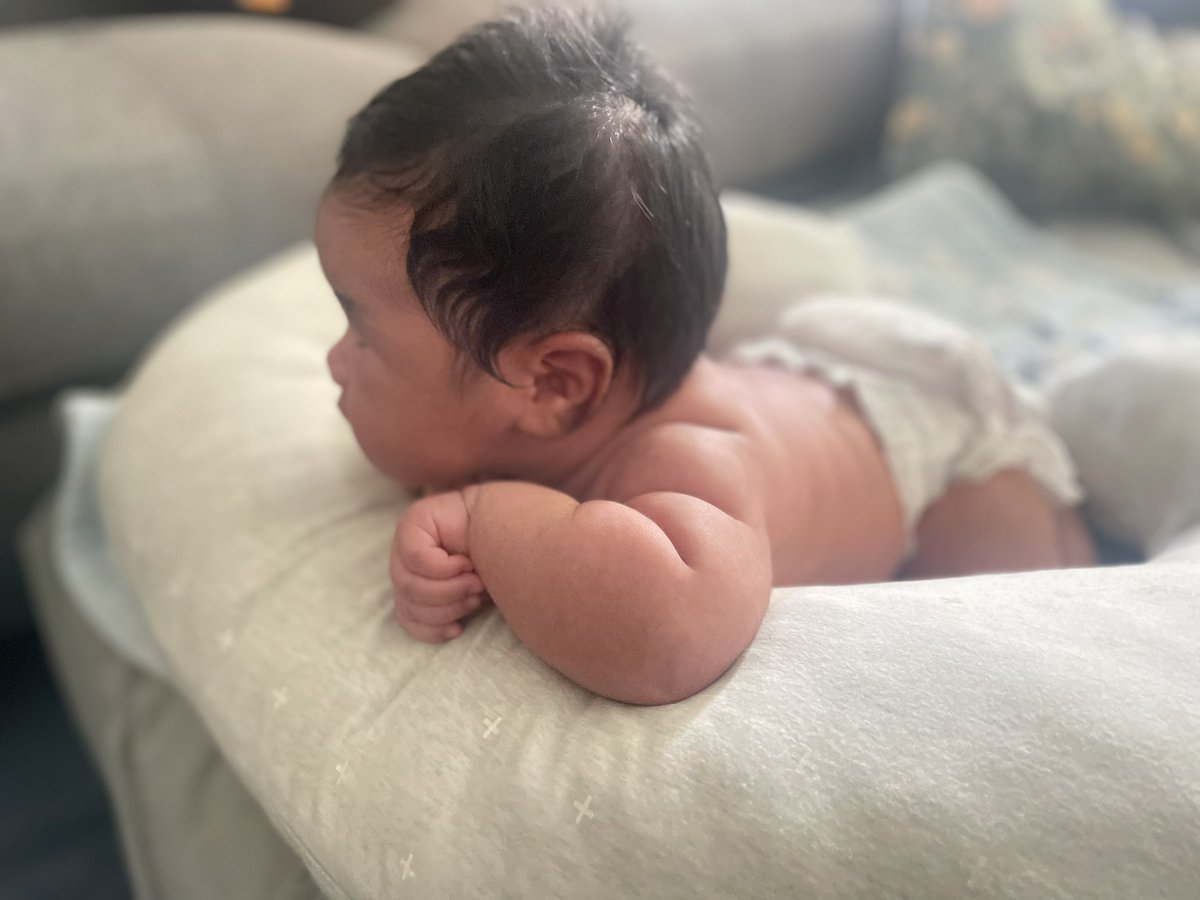 My little pāpela is one month old 😭🤣🥰