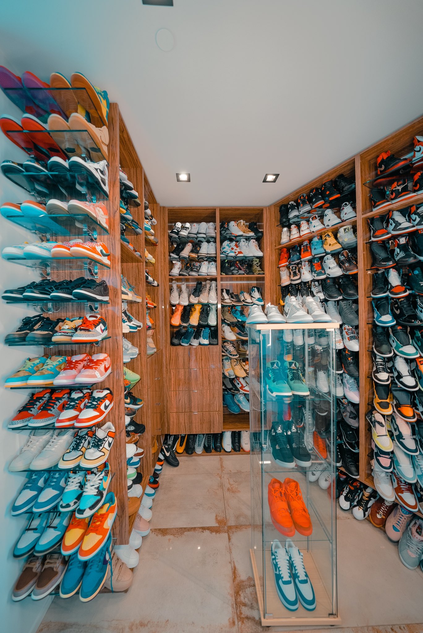 NSP on Twitter: &ldquo;2mil on my shoe closet. Post your shoe closet, I’m