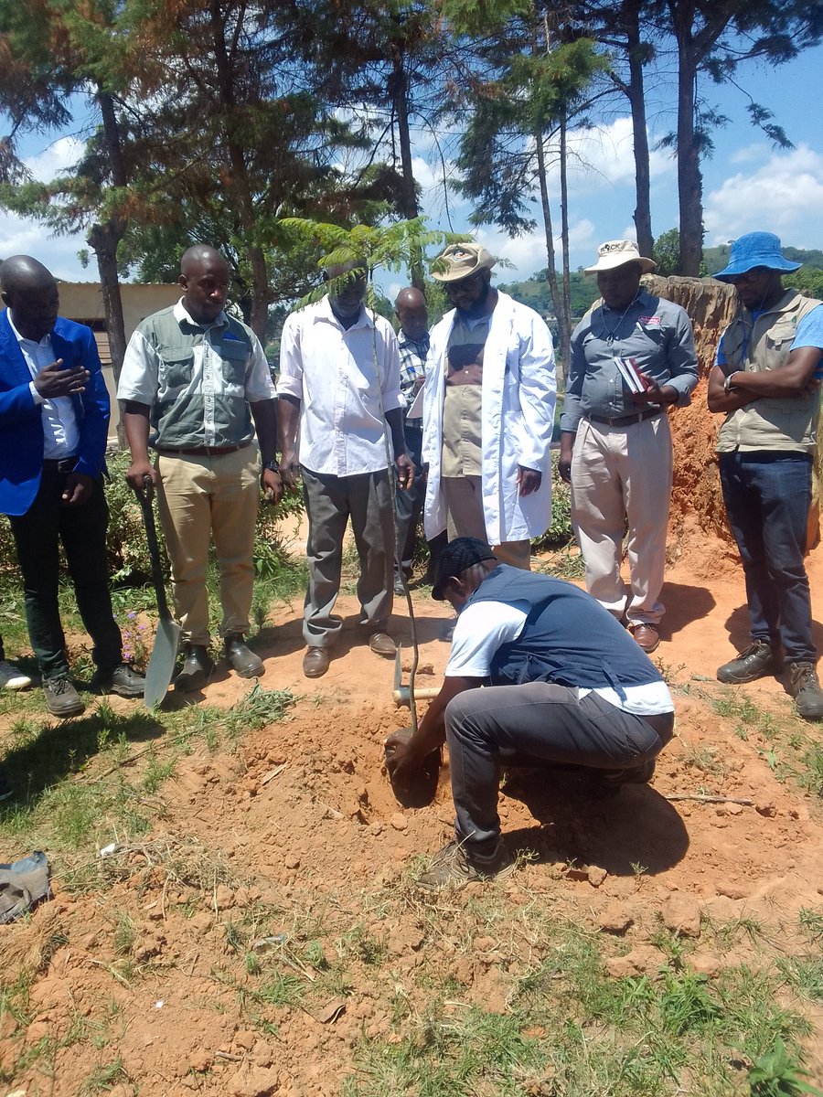 zicet1's tweet photo. Life cannot exist without the presence of trees on the planet ,air quality ,economic ,medical purposes climate change justice.We pre-commemorate the national tree planting  yesterday in ward 26 Mutasa Dstrct @forestrycom1 @forestservice @EMAeep @AlliedTimbers #plantrees https://t.co/gRqTofIjYj