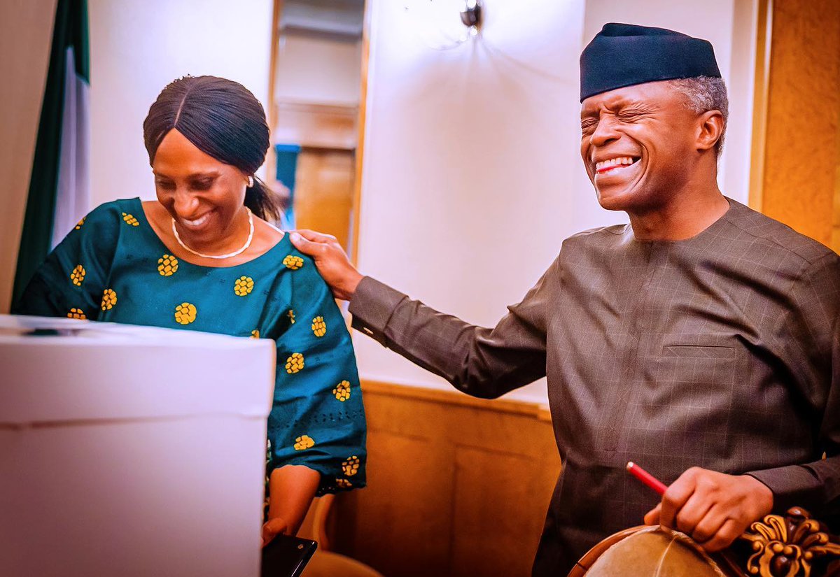 _phi_na's tweet photo. Still my favorite fam😍
#33yearsandcounting
#Osinbajo https://t.co/wCqzlLopMx