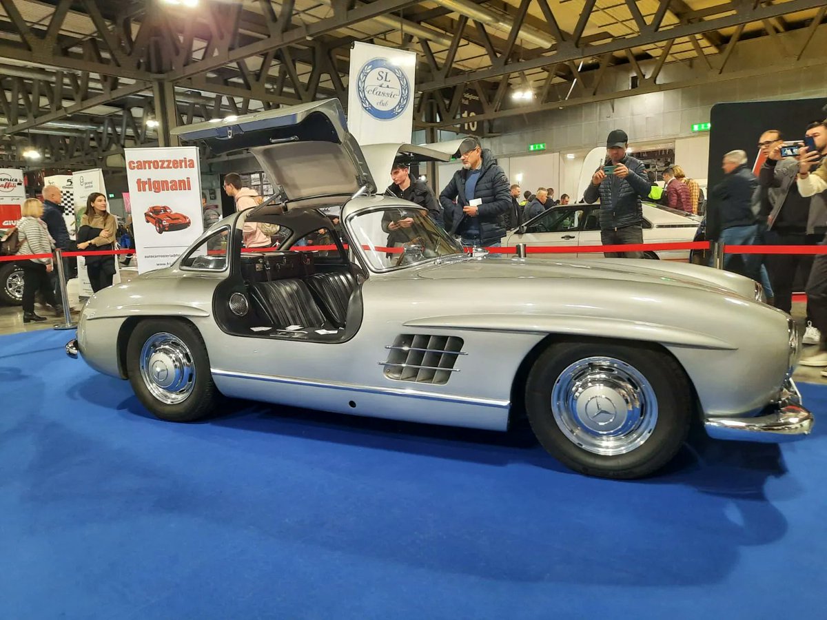 automotivespace's tweet photo. #MilanoAutoClassica #carshow #automotivespace #Mercedes 300 SLC #alidigabbiano https://t.co/Ks1KwEC3h5