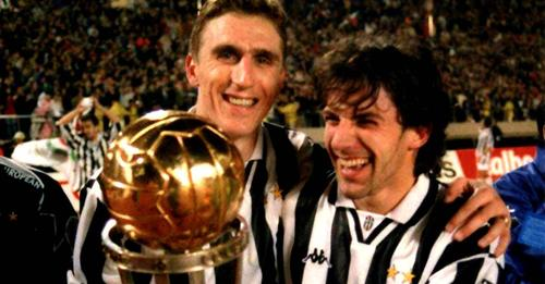 26 novembre 1996, Tokyo.
Dopo oltre un'ora di inutili svolazzi francesi e di sanguinosi errori croati, Alex (un 22enne col n.10) si prende sulle spalle la squadra e porta a casa, dopo lo scudetto dell'anno precedente e la CL di pochi mesi prima, anche la coppa Intercontinentale.