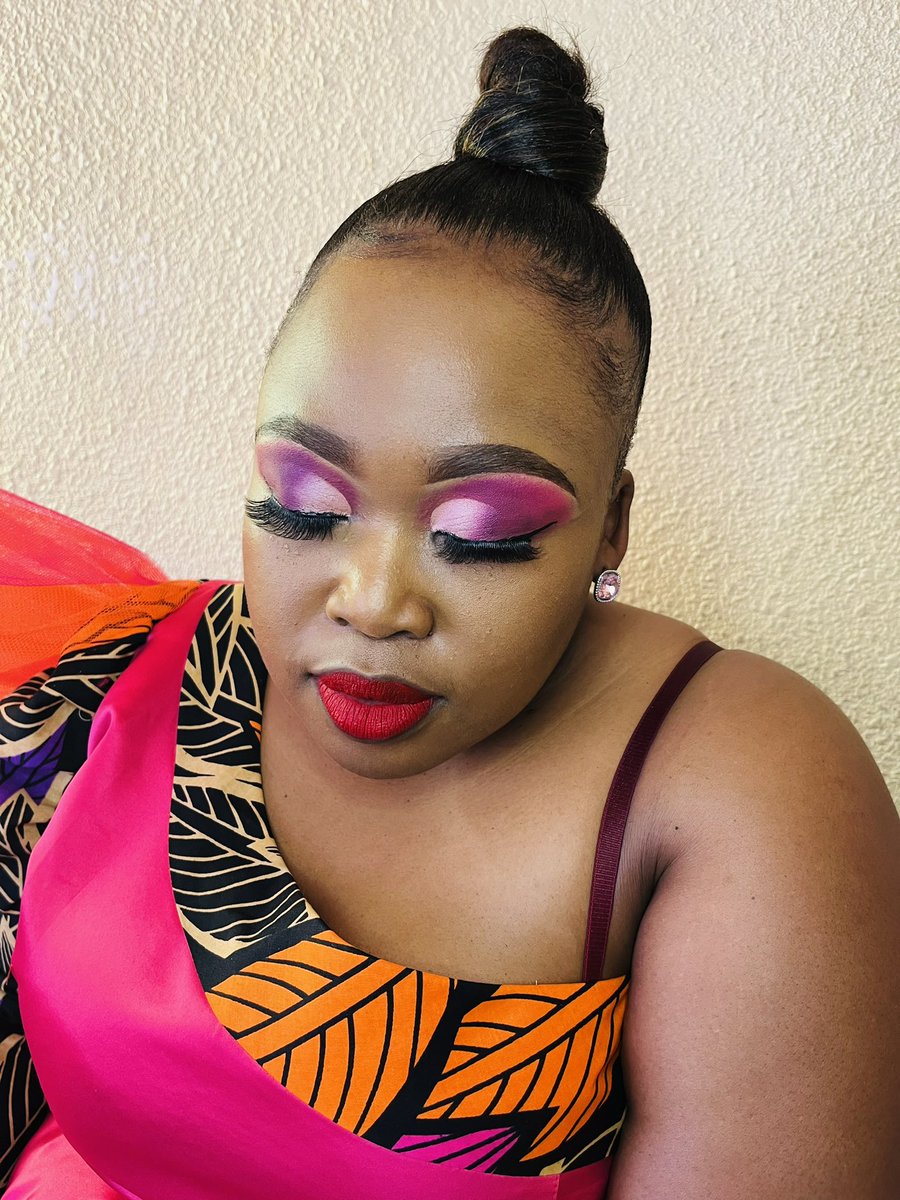 Thato38017865's tweet photo. 💄 
#GirlTalkZA https://t.co/5JPOer1GW8