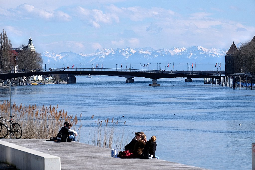 We are hiring!

After moving to #Konstanz, our 1st announcement:
fully funded #PhDposition in #swarm #robotics

This is your great opportunity to join one of the best research environments for collective behavior!

please RT
stellen.uni-konstanz.de/jobposting/adf…