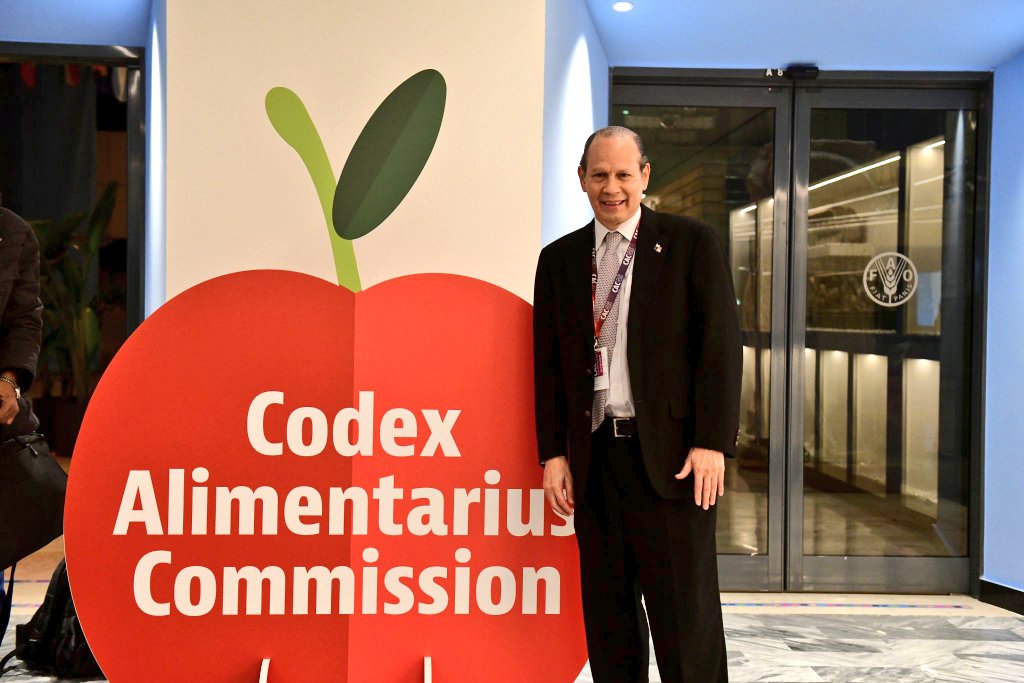 FAOWHOCodex's tweet photo. 📸 | Exciting to meet one of our biggest twitter followers @MarcoAPinoM in person at #CodexCAC45
#CodexFamily https://t.co/ICg7WfqxVg
