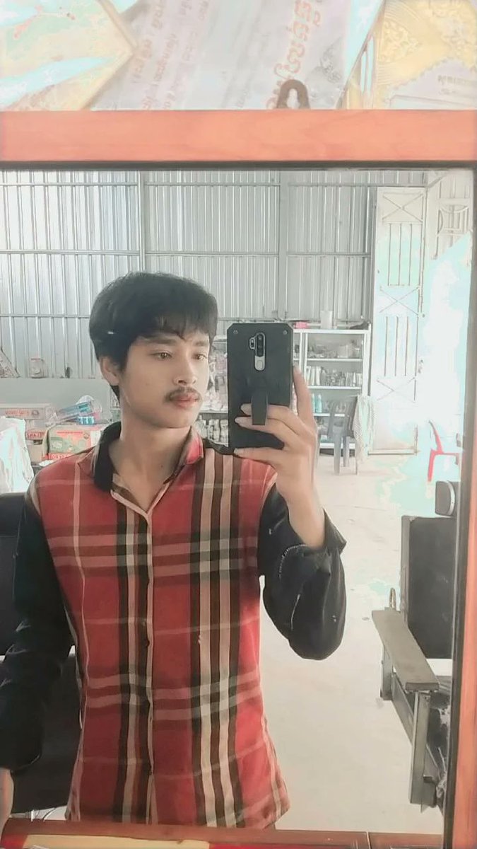SeavFong96's tweet photo. លុយមិនសំខាន់ អ្វ���ដែរសំខាន់គឺអត់លុយ 👌🥲
#ព្រៃវែងខេត្តខ្ញុំ https://t.co/ubYhTDIllT