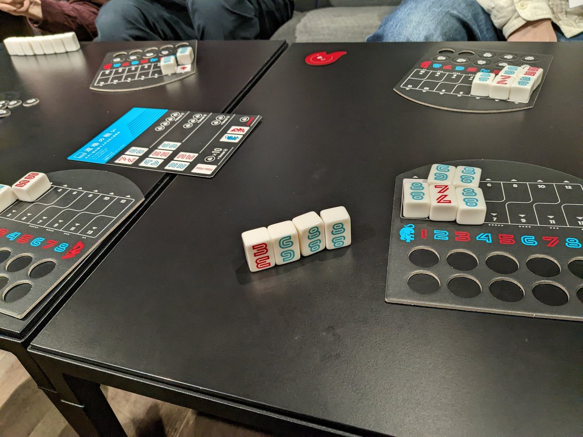 tomo_toma_isoon's tweet photo. ボドゲゴー公式イベント楽しかった!
重ゲー卓も軽ゲー卓もあるよいイベントでした!
一緒に遊んでくれた方ありがとうございましたー!
エバーテール初めてやれてよかった!
#ボドゲ会
#bodogego
#ボドゲゴー https://t.co/AZuHfPiB6W