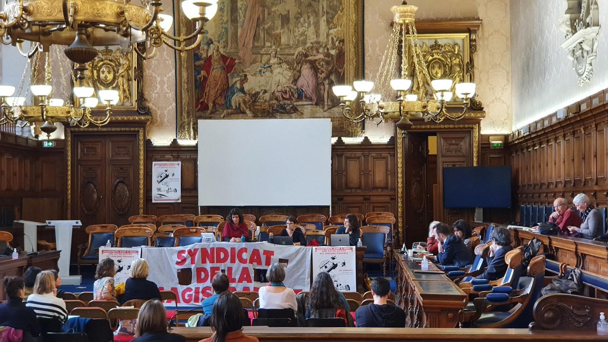 SMagistrature's tweet photo. Poursuite du 56ème congrès du syndicat avec 2 ateliers thématiques: 

La tribune un an après : comment recréer un collectif de travail en juridiction ? avec @adeline2lep 

et croquer la justice : pour un dessin engagé ! https://t.co/MOiUUrRfiE