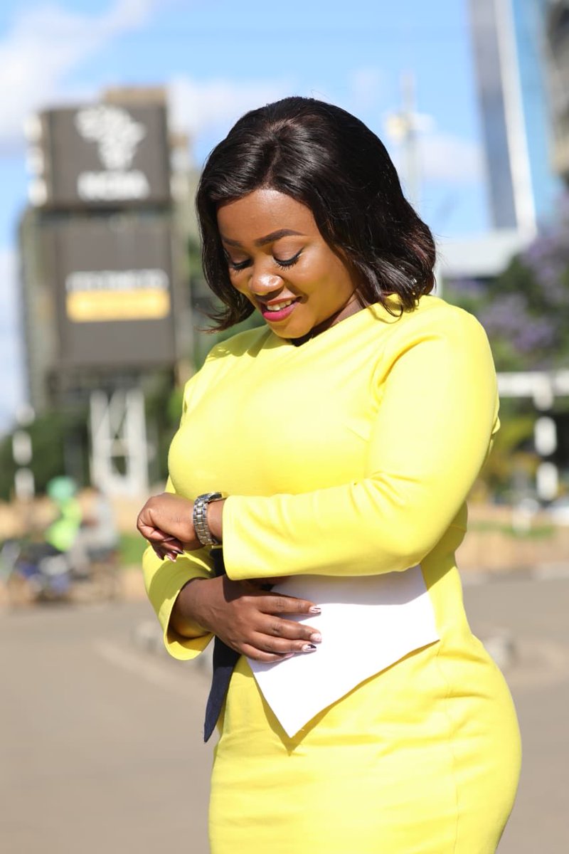 l_lizah's tweet photo. Being happy never goes out of style 🥰…happy weekend https://t.co/TvC6AwjUYC