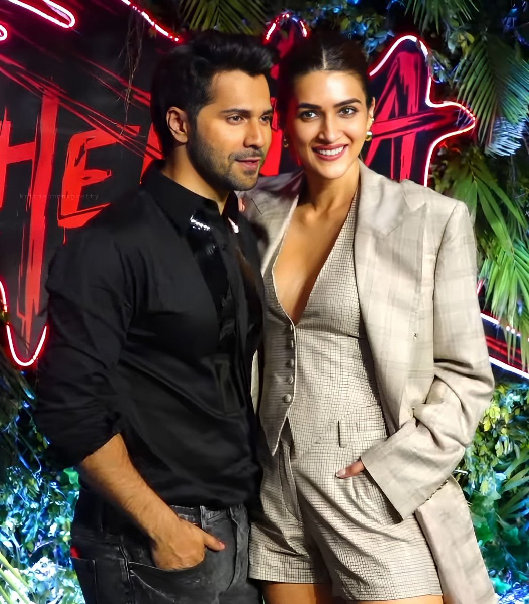 kritixpretty's tweet photo. 💗✨
#KritiSanon #VarunDhawan #Bhediya #beautiful #cute https://t.co/BwPUhQnk32