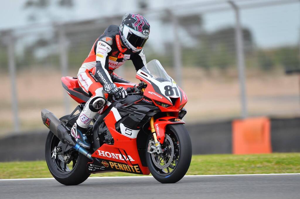 Qualifying complete for @penrite_honda_sbk at The Bend, with @sennaagius_81 and @troyherfoss17 - who was fastest in timed practice - to line up on the third row, seventh and eighth respectively. Eyes forward to racing tomorrow and finishing the 2022 @asb… instagr.am/p/ClatfIBJELj/
