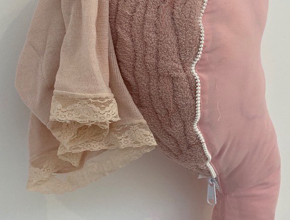 loubakerartist's tweet image. OPENING TODAY! @seam_collective #AVisibleTHREAD @ACEartsSomerset
#transitionalobjects #winnacott #pleasetouch #comfort #care #touch #textile #tactile #texture #stitch #quilting #patchwork #mending #grief #mother #other #self #abject #Kristeva #individuation #jung #uncanny #freud