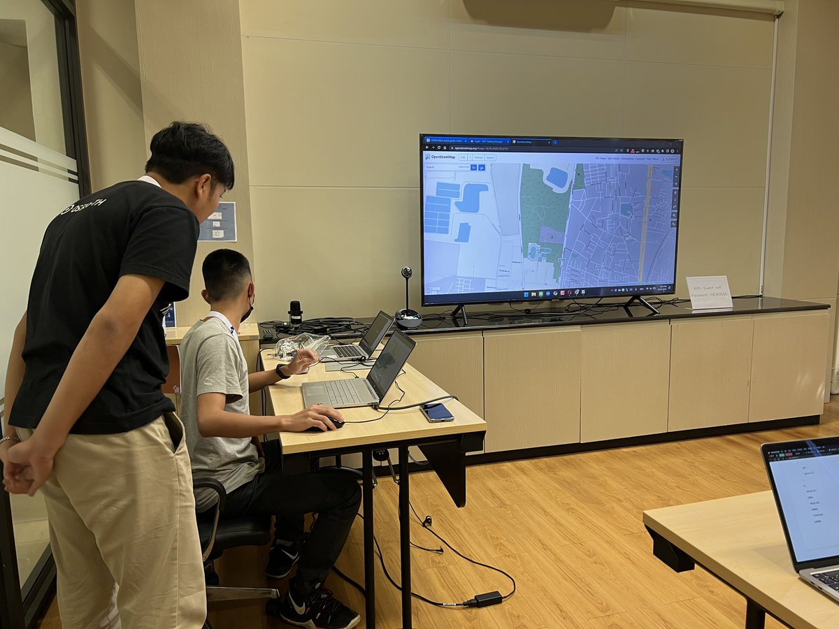 FOSS4GTH's tweet photo. OSM Data Contributor with JOSM Workshop at FOSS4G Thailand 2022 #FOSS4GTH #FOSS4G https://t.co/3ZUuoZ1dBT
