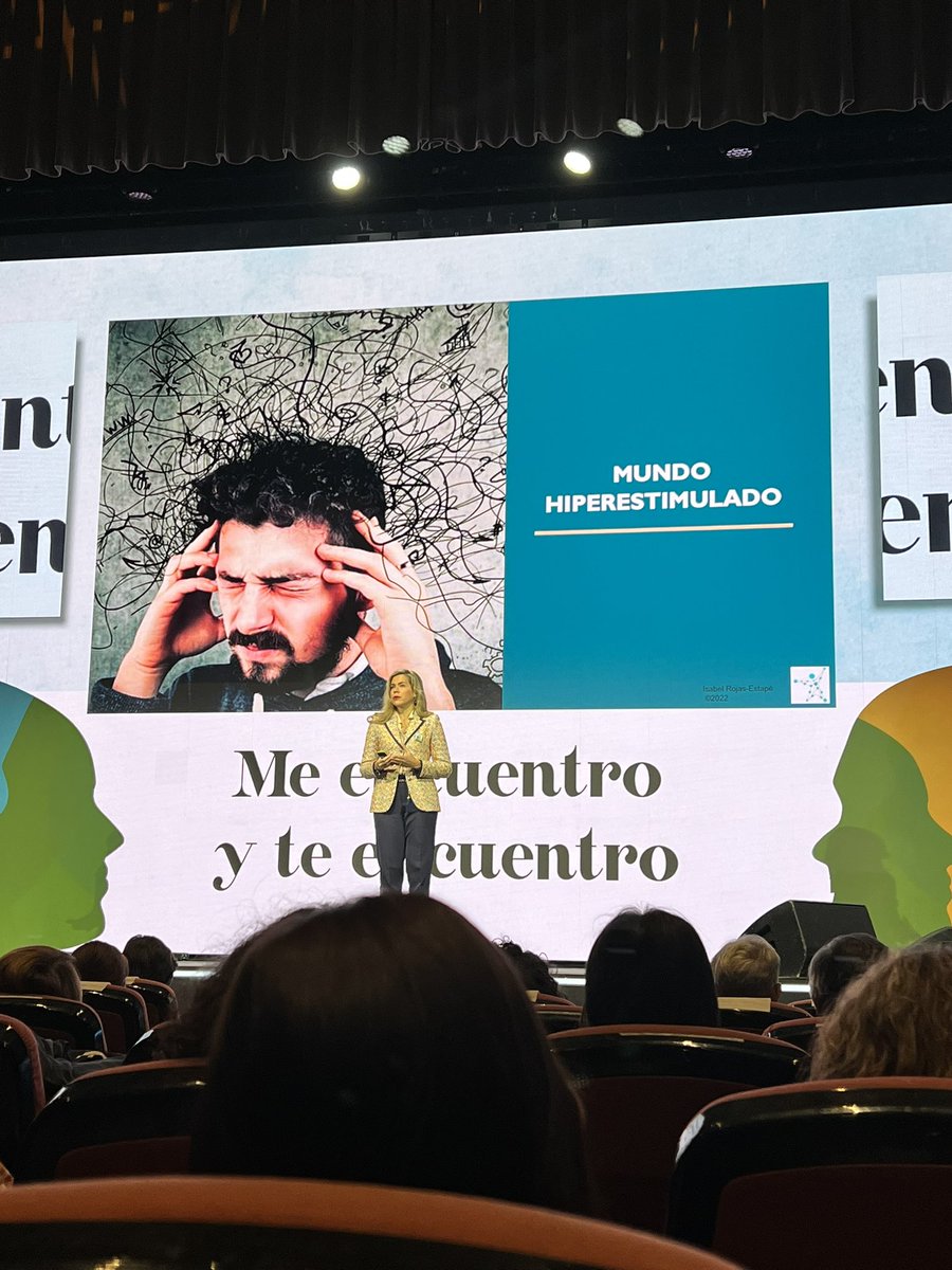 La oxitoscina la podemos generar gratis: dando abrazos, queriéndonos…@isabelrojasestape <a href="/ecatolicas/">Escuelas Católicas</a> #MeEncuentro #InspiradoresDeEncuentros