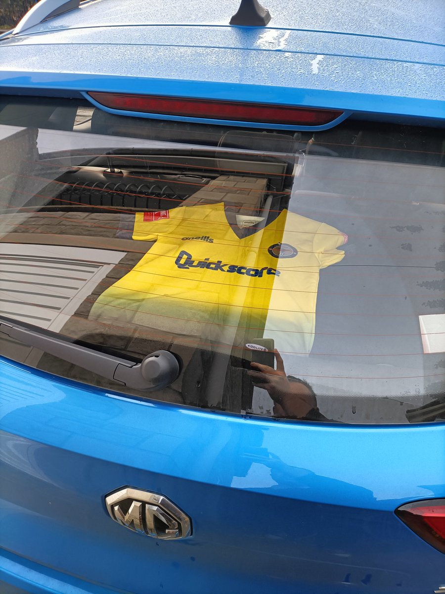 Whenever we travelled to away games as a kid, my dad would always have a scarf in or hanging out the window......so here's some parcel shelf action for him on the road to <a href="/Wrexham_AFC/">Wrexham AFC</a> for some FA Cup magic with <a href="/FarnboroughFC/">Farnborough FC</a>