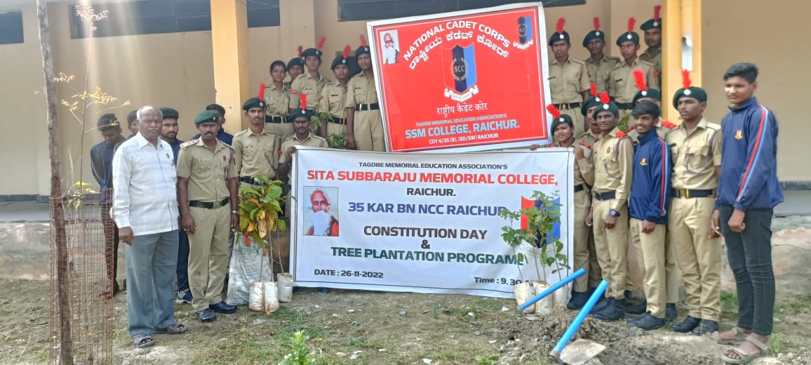 Dte_kargo's tweet photo. #NCC75
#ConstitutionDay
On the eve of 75th Yr of #NCC&National Constitution Day,Tree Plantation was carried out by Cdts of 35 KarBn&3 Kar Air Sqn (T)/Ballari Gp of Kar&Goa Dte with 'Catch the Rain" theme.The Cdts took pledge on Constitution and planted 500 saplings
@HQ_DG_NCC https://t.co/EA99QVcz3E