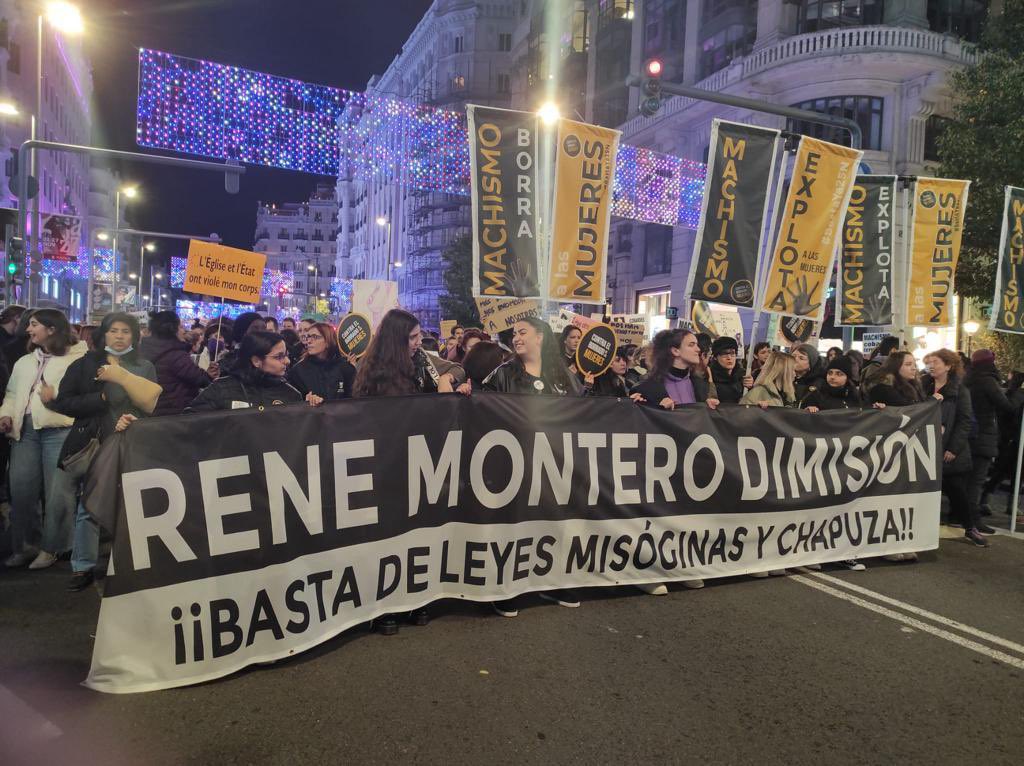 kike_moris's tweet photo. Te has dejado esta foto Irene. El único feminismo inteligente. https://t.co/ZXn8sNCqgJ