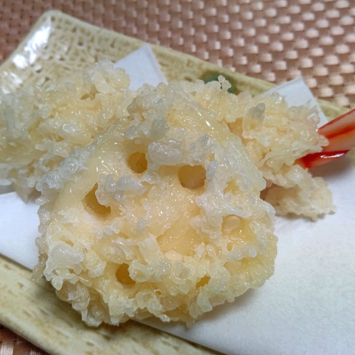 Arikyon's tweet photo. #おおたオープンファクトリー に初めて参加し、食品サンプルメーカーのイワサキ・ビーアイさんにて、海老天、かぼちゃ天、蓮天を作りました！うっかり食べてしまいそう！ https://t.co/jtnN2UIaUi