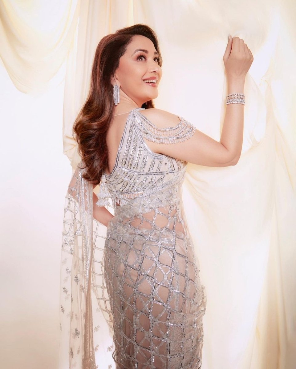 Magical and timeless - #MadhuriDixit! ✨️❤️

📸: Ajay Kadam