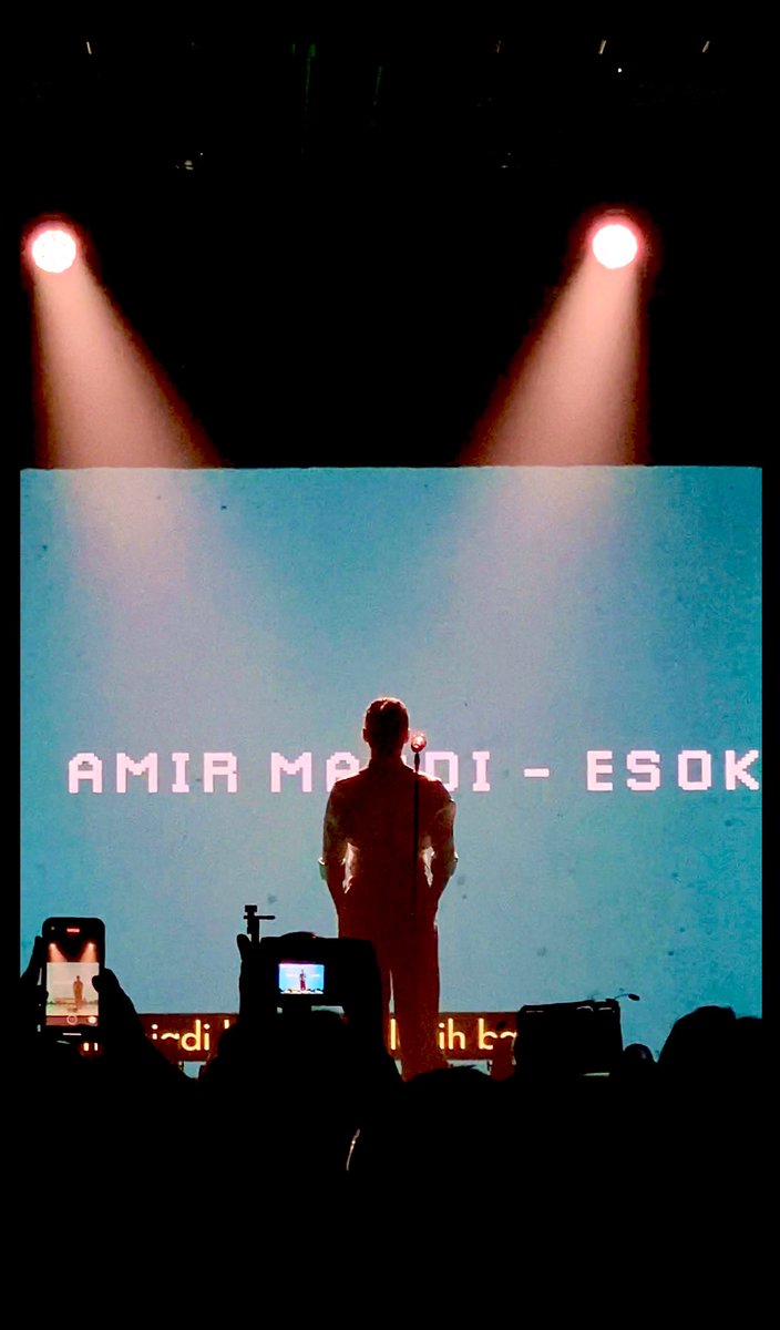 FarahAzrin2's tweet photo. Esok by @Amir_Masdi 😍😍 #sfmm37 #muzikmuzik37 https://t.co/MdAxue1JEv