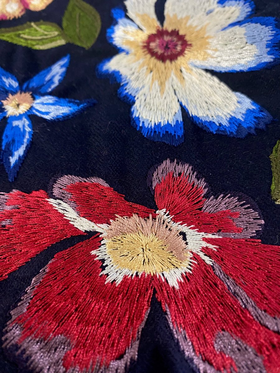 We're not shy about close up's here at Hawthorne & Heaney - here are details of the shaded machine embroidered flowers we shared last week 🌺#embroideredflorals #floralembroidery #embroiderydetails #embroiderydesign