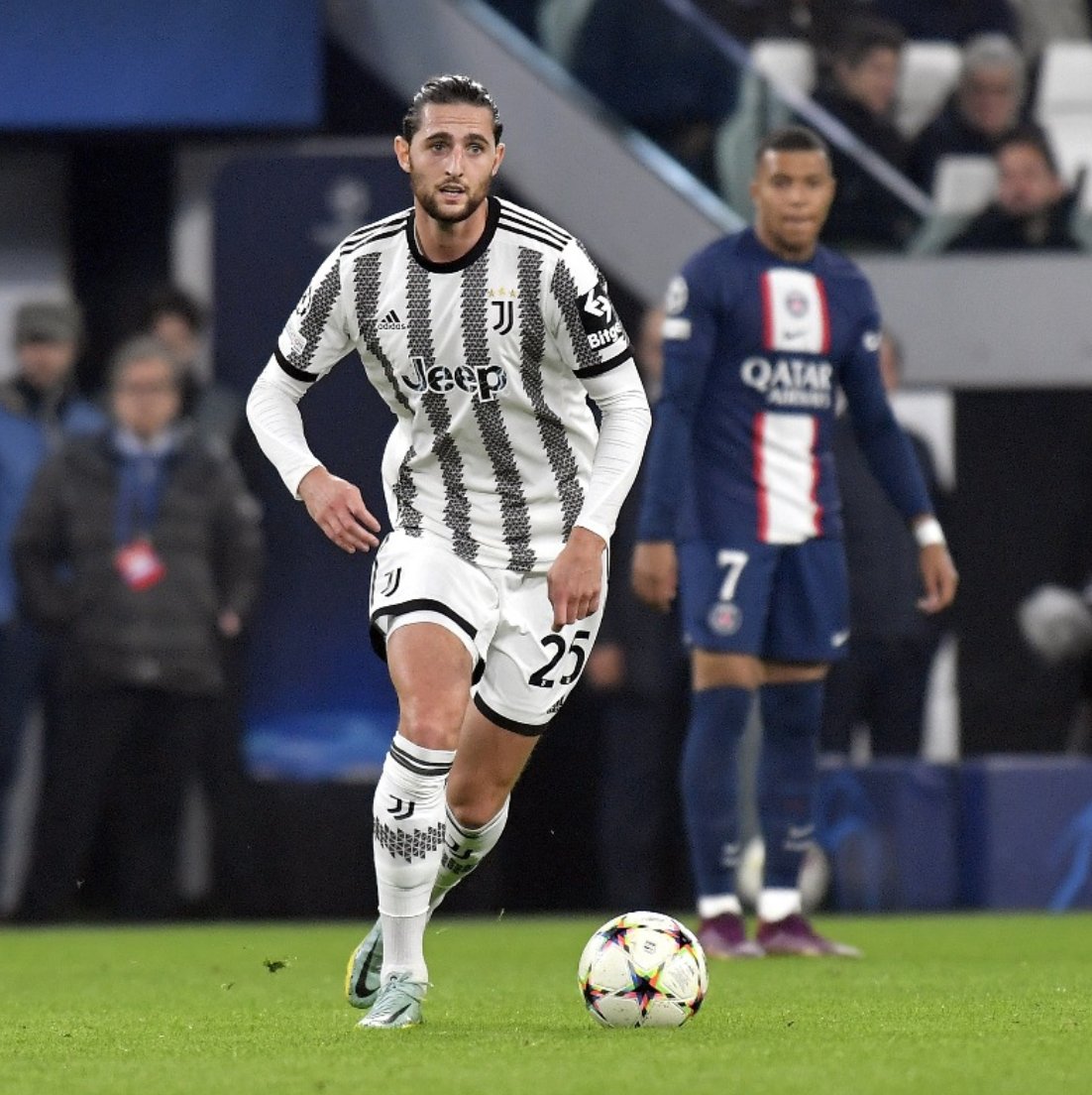 Cerita Hitam &amp; Putih edisi Piala Dunia | Menjelang laga <a href="/equipedefrance/">Equipe de France ⭐⭐</a> malam ini, mari lihat kembali Bianconeri yang berasal dari Prancis dan bersinar di turnamen #FIFAWorldCup 🇫🇷🌟

📰: bit.ly/3F1gt1K