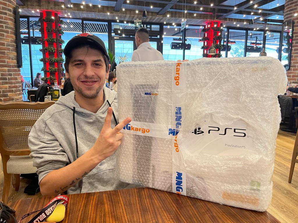 CAVEWORLD tweet media