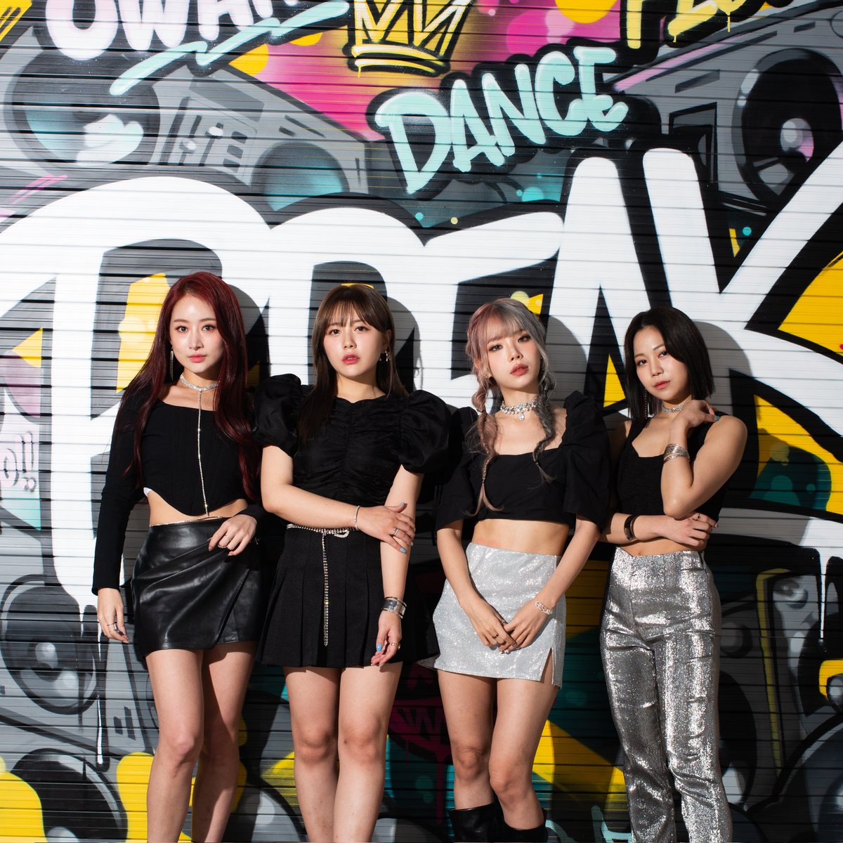 KpopGirlzBands1's tweet photo. #OnAir es un nuevo grupo de chicas formado #Sohyeon (ex miembro #TAHITI #JERRY), #Kimi (ex miembro #BULLDOK), #Jihye (ex miembro #Byulzzi) y #Namkyung debutarán el año que viene.
https://t.co/lpJhzLvT4z https://t.co/62GiB2cViP