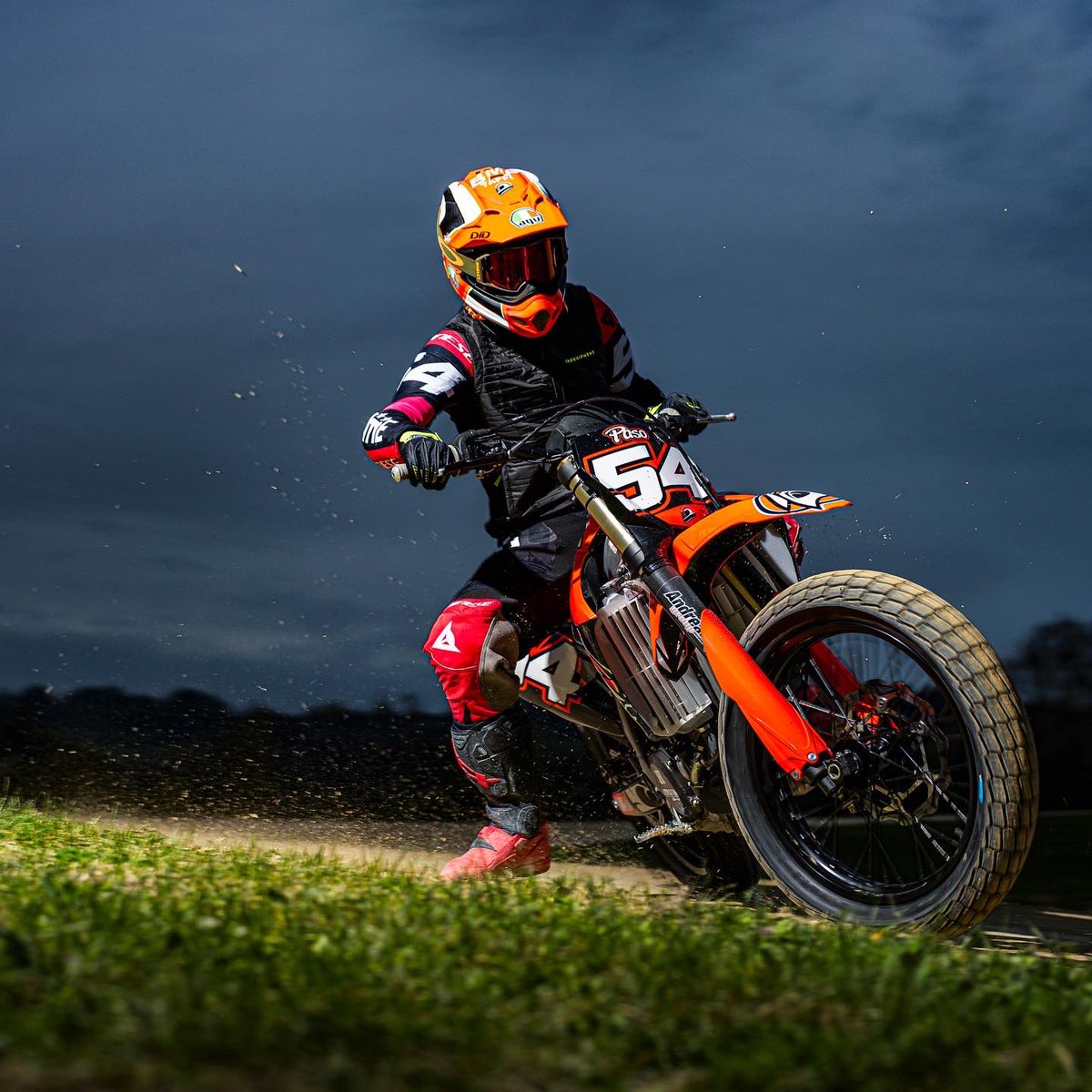 Are u ready for #100kmdeicampioni ??? 🔥😏😎 #racing #motogp #moto2 #sky #skysport #skymotogp #dainese #agv #bmptappi #fgrengineering #zicreative #ethicsport #pollini #instagram #instacool #birraleoni #sic #diddesing #tbt #follow #beautiful