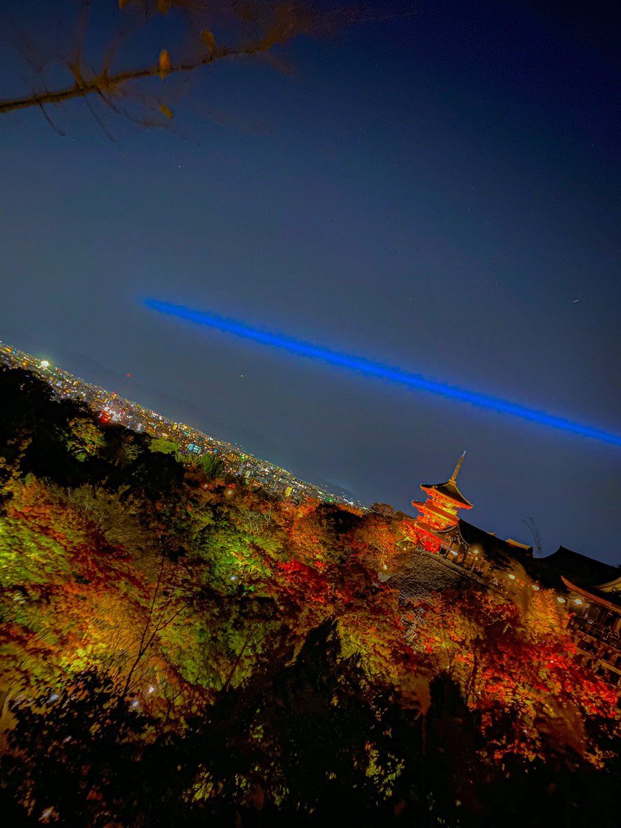 Dis_fumiyaaa's tweet photo. この前行った清水寺のライトアップがあまりに綺麗だったのでお裾分け🍁✌️

#京都 #旅行 #京都旅行
#清水寺 #ライトアップ 
#紅葉 #紅葉スポット #紅葉ライトアップ 
#写真 #景色 #風景 #夜景 #カメラ #一眼レフ 
#カメラ好きと繋がりたい 
#写真好きな人と繋がりたい 
#旅行好きと繋がりたい https://t.co/RuIW0M4vNX