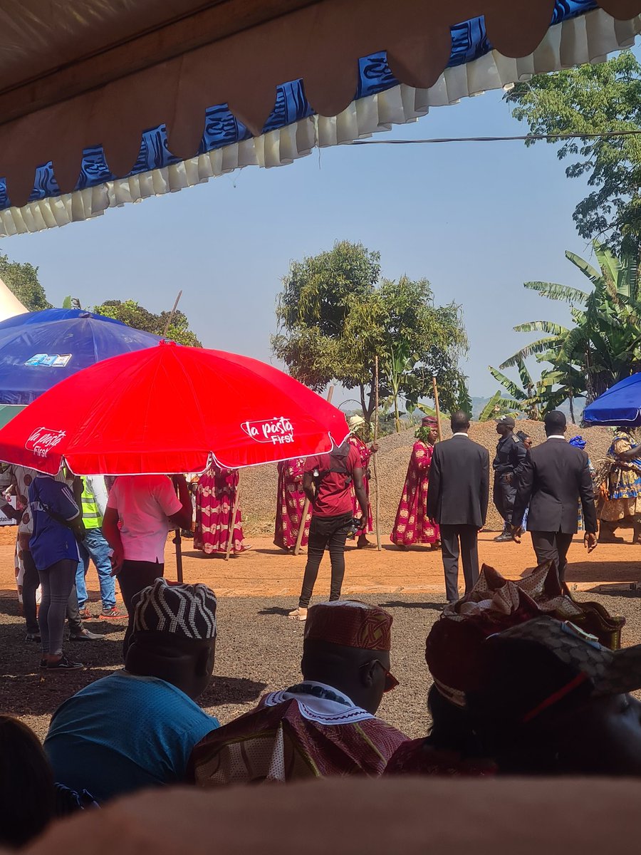 KathleenNdongmo's tweet photo. What a rich &amp; inclusive event marking the installation of the traditional ruler of #BangangFokam in the West Region of #Cameroon.

- Guest welcomed in style (very helpful umbrella attendants)
- Ambulance on standby
- MCs speak English, French, Nda'nda

More via 👉🏿@BangangFokam https://t.co/FMUKAiQbaL