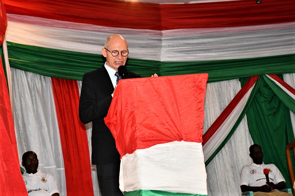 Rappelons que cette troisième édition des États Généraux de la Communication et des Médias qui ont duré 2 jours avaient été organisés conjointement avec le <a href="/CNC_BURUNDI/">Conseil National de la Communication du Burundi</a> sous l'appui technique et financier de l'<a href="/UEauBurundi/">UE au Burundi</a>, l'<a href="/UnescoYaounde/">UNESCO YAOUNDE #Education #Sciences #Culture #Comm</a> et l'<a href="/UNICEF_Burundi/">UNICEF Burundi</a>