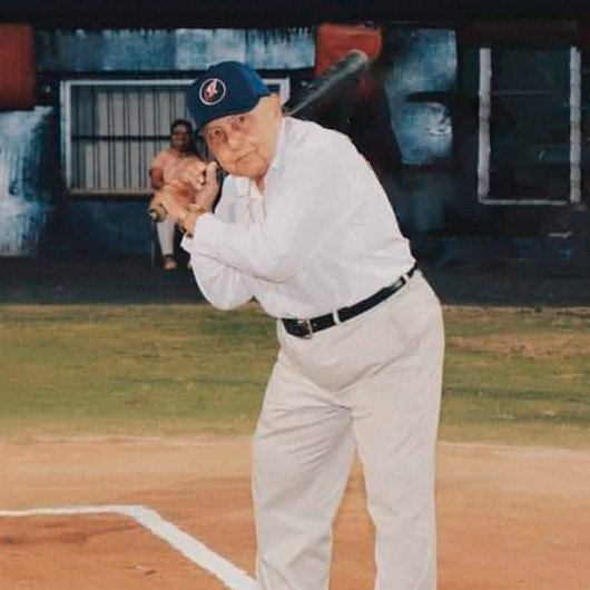 Abuelo Pompilio "popo" Campos te nos adelantaste, es solo un hasta luego, te amamos. Siempre estarás en nuestros corazones y tus pregones siempre serán eternos!