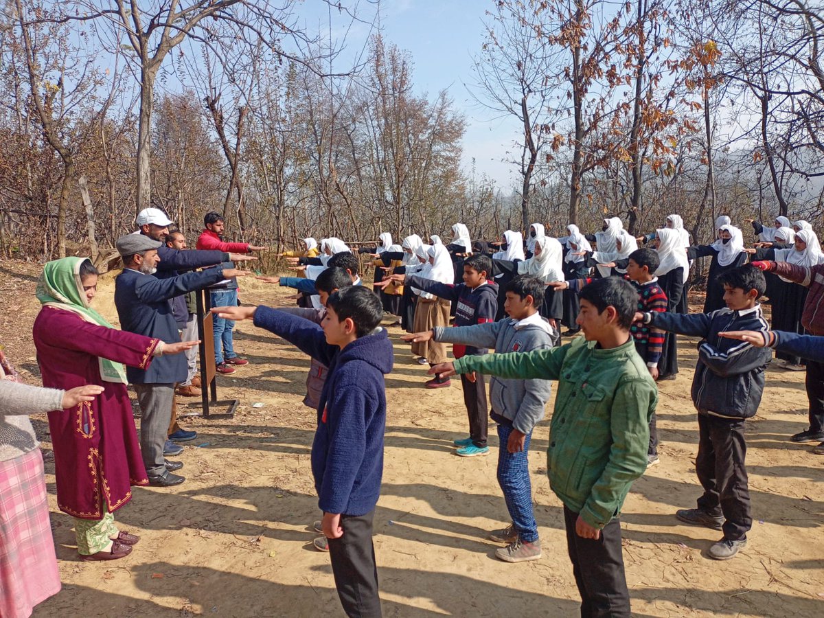 CEOKulgam's tweet photo. The 73rd Constitution Day was today celebrated in all the schools of district Kulgam.Teachers and students read out the preamble to mark the celebration.
@Drsubhassarkar 
@OfficeOfLGJandK 
@SchoolEduJK
@dsekofficial 
@DcKulgam  
@DioKulgam
@DrBilalbhatIAS
@tak_ataulmunim https://t.co/ykWzXkSQCZ