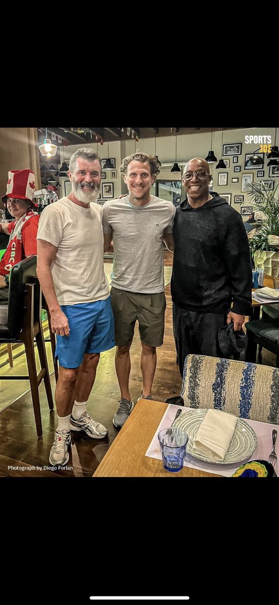 Fantastic to see our very own <a href="/markyburrett/">mark burrett</a> and <a href="/HenryGBenson/">Henry Benson</a> meeting <a href="/IanWright0/">Ian Wright</a> last night in Qatar! #FIFAWorldCup 🔵🟡