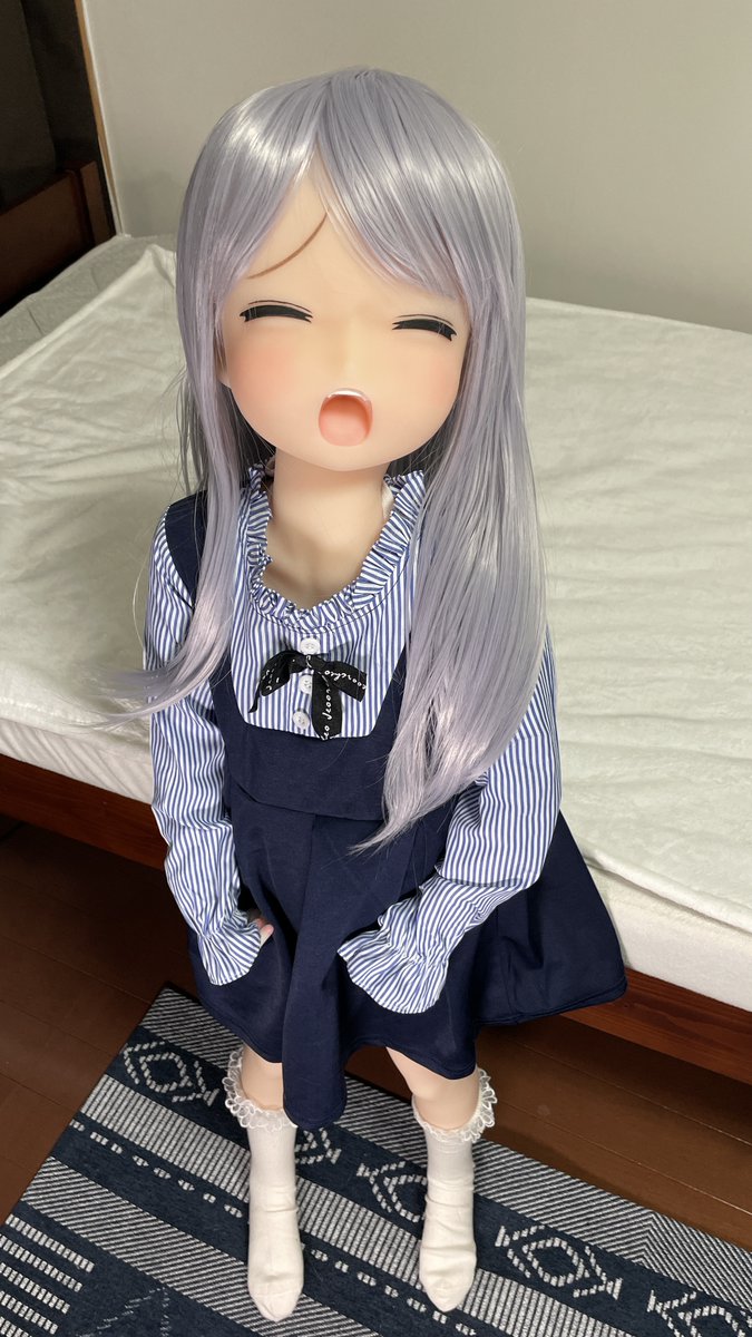 flymiyamiya's tweet photo. Doll House 168のHinaちゃんをお出迎えしましたー！
発売されて間もない娘なんですね。
あまりに可愛いので写真の記録用にアカウント開設笑。
適当に買った衣装が結構ハマってて良き。
基本カラーは金髪みたいだけど、追加で買った��ルバーが好みかも。

#ラブドール #等身大ドール  #アニメドール https://t.co/H5Ro9oOrvT